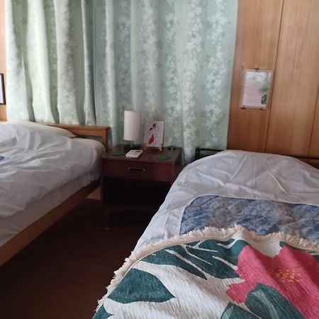 Miyagi Apartment Tomari Naha Eksteriør billede